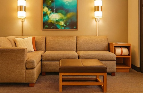 Gwinnett Place Hotel | Your Home Away From Home! Pet-Friendly Unit w/Breakfast Near Sweet Water Park