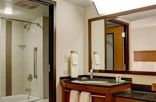 Gwinnett Place Hotel | Your Home Away From Home! Pet-Friendly Unit w/Breakfast Near Sweet Water Park