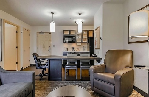 Warren Apartment | Your Home Away From Home! 4 Convenient Units, Kitchen, Pets Allowed