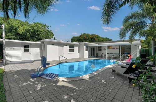 Royal Poinciana Villa | Your home in South Florida 4 bedrooms/3 full bath minutes from Hollywood beaches