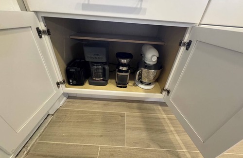 Hyde Park Apartment | Your Hyde Park Retreat – Pet-Friendly, Walkable, Sleeps 6