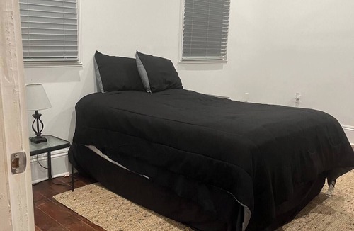 Esplanade Ridge Apartment | "Your Perfect New Orleans Getaway: Cozy Studio, Prime Location, & Easy Transit!"