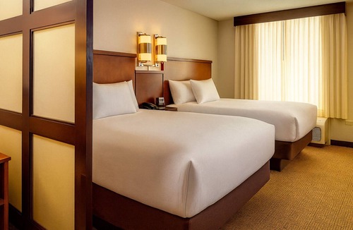 Gwinnett Place Hotel | Your Relaxing Getaway Awaits! 2 Units w/Free Breakfast near McDaniel Farm Park