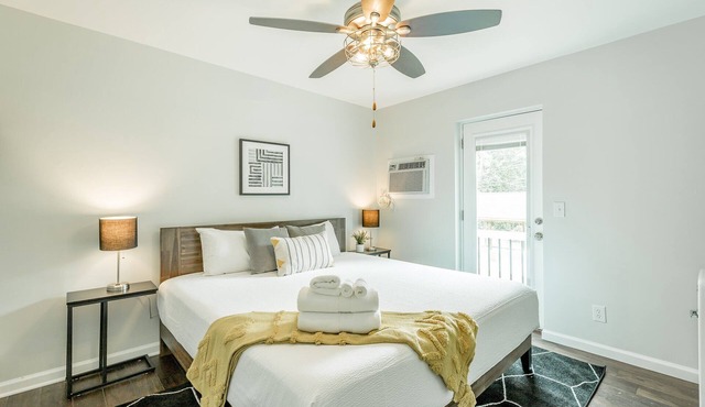 08: The Evans Room - A PMI Scenic City Vacation Rental