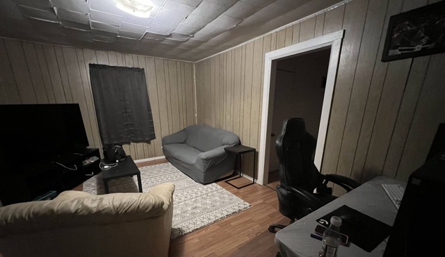 1 bed 1 bath rental unit
