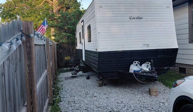 1 Bedroom Stationery RV on Private Property Convenient to Anything Indy Offers!