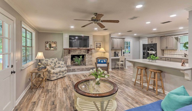 1 Mi to Old Town Bluffton: Home w/Screened Porch