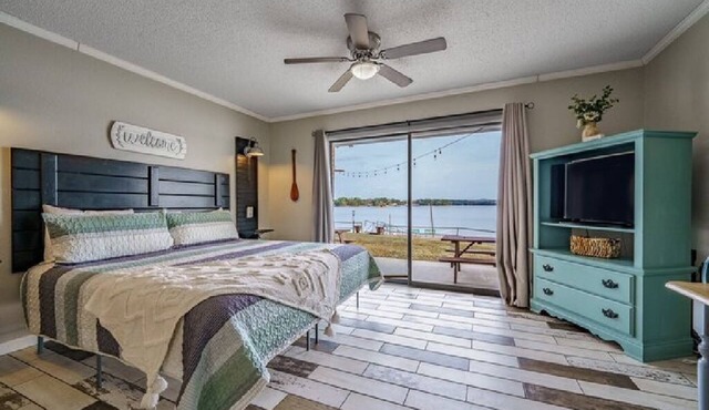 #14 The Cove - King Room (pet-friendly)