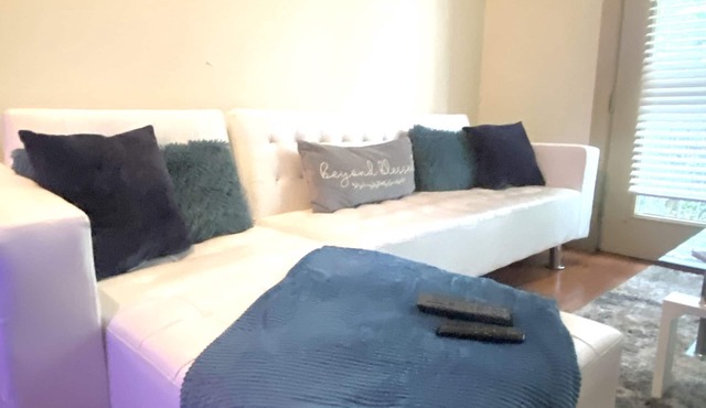 1BDR King Close to the City