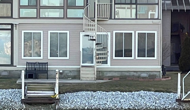 2 bedroom, 1.5 baths waterfront condo includes dock.