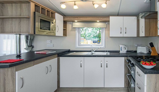 2 bedroom accommodation in Cowden, Nr Hornsea in Mappleton