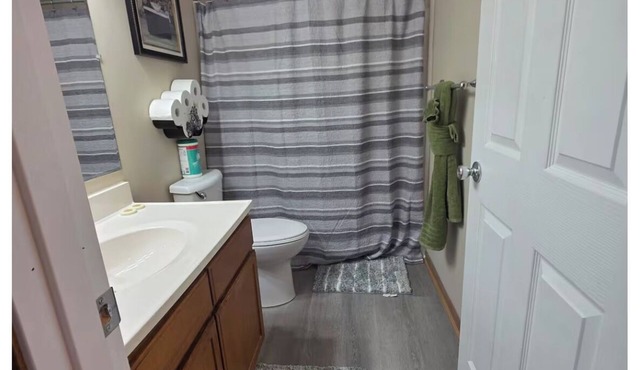 2-bedroom apartment in charming Terre Haute located in a central location