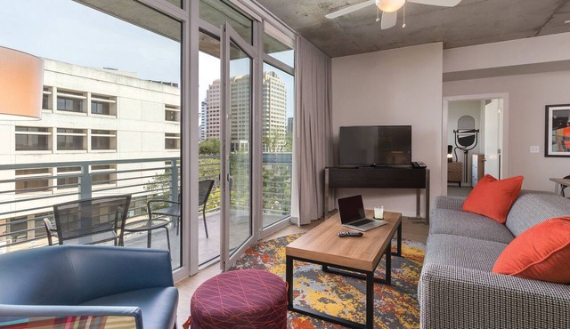 2-bedroom - Mobility w/Side Transfer Shower in cool Austin in Austin