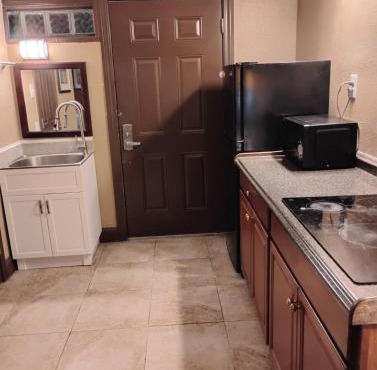 2 Double Beds Studio with Full Kitchen 104 in Baton Rouge