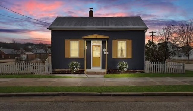 2 Guesthouses, One Location! The Shanty & The Shed, Hermann Mo-Sleeps 4-8