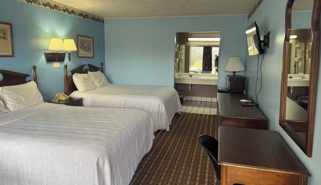 2 Rooms - 2 Full Beds w/Private Bath + Tea/Coffee Maker Near Scenic Parks