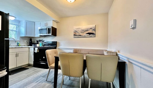 219 Maxwell St - Unit A · Newly Renovated Franklin Flat