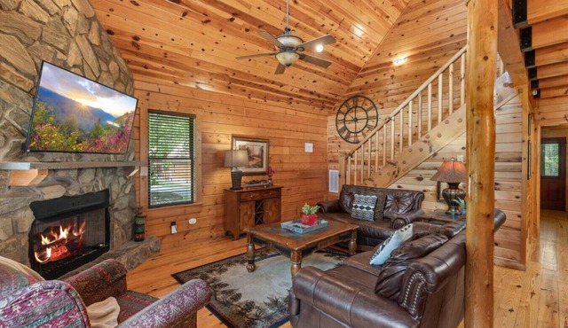 2BR w/Hot Tub*Jacuzzi*Game Room*Resort Amenities!