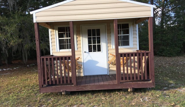 3 bed /2 bath comfy retreat near Sav without being right in the city