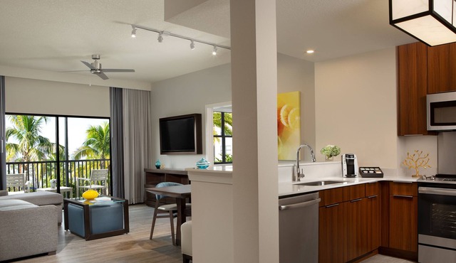 3 Bed 2 Bath, Full Service Resort & Water Park Near Disney