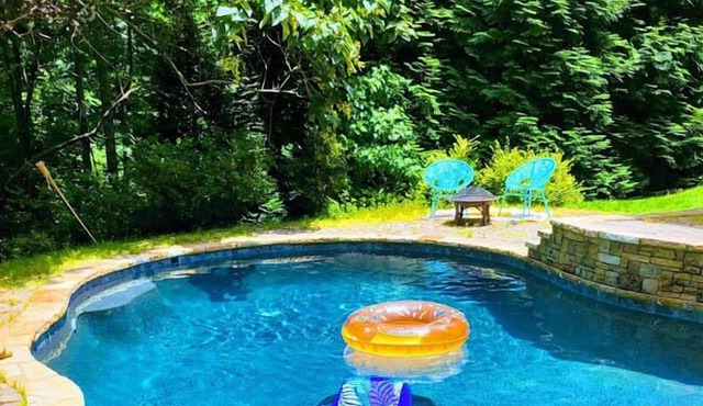 30 Day Stays Welcome Lake Lanier Pool 2 Bedrooms