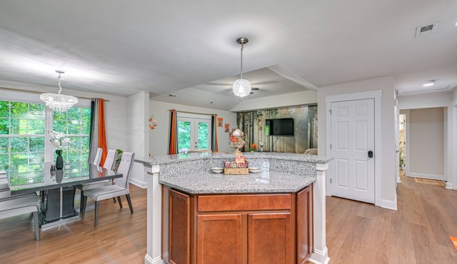 3BD House W/quiet Living, City Access: 6Mi to Dtwn