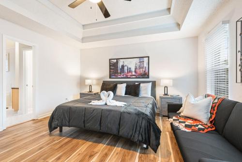 3BR Decatur Home - Sleeps 10 - Private Patio-Deck