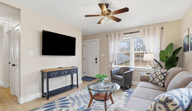 3BR Retreat w/3 Queens Near Converse + Downtown