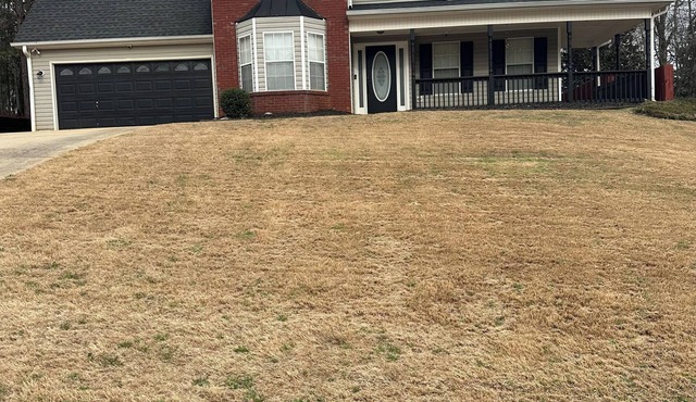 4-bedroom 2.5 bath Jewel in Rex with AC, WiFi, Private backyard, Very Quiet.