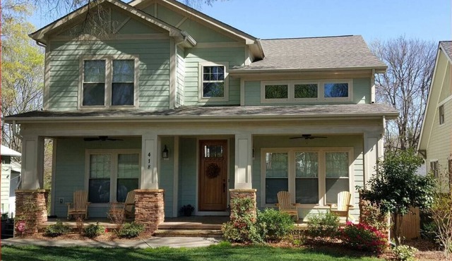 4 Bedroom Home Over-Looking Uptown