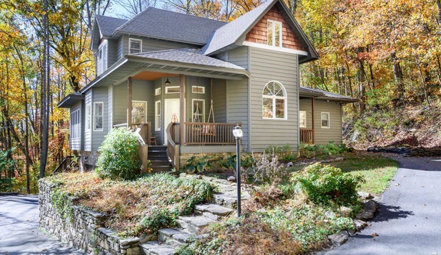 4-bedroom Mountain House "On Top of the World" in Serene Asheville NC