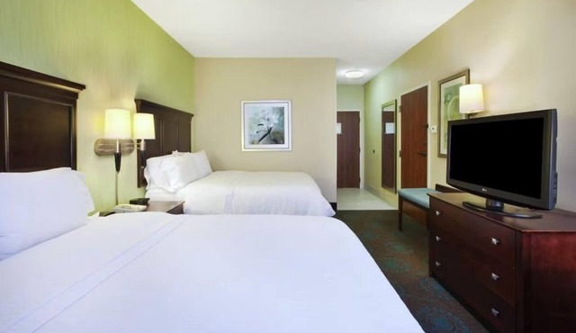 4 Suites ideal for Group Trips! Enjoy Free Hot Breakfast