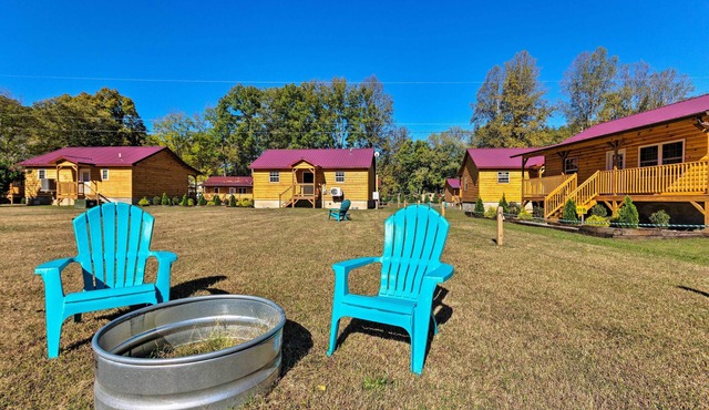 5 Mi to Dtwn: Bryson City Cabin w/Resort Perks!
