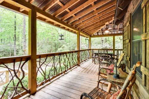 5 Mi to Unicoi State Park & Lake: Hot Tub Haven!