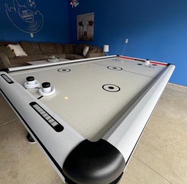 5 Min to Broadway Game Air Hockey Parking
