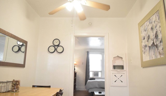 6647 1W | Quaint Studio in Central St. Louis