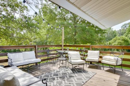 7 Mi to Tennessee River: Home w/Patio in Florence