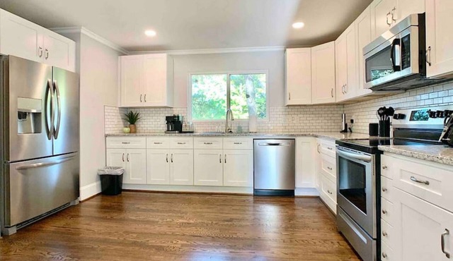 727 Glendora · Sparkling GEM Min 2Uptown/Bojangles/Ovens/Matthews