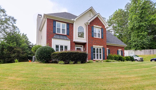 8 Mi to Marietta: Spacious Powder Springs Home