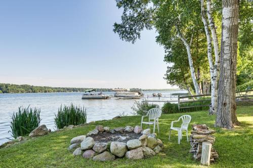 8 Mi to State Park: Duck Lake Waterfront Home