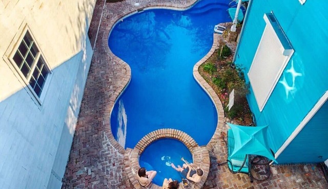 8BR-Best Location! Heated Pool, Jacuzzi, Spa & Gym