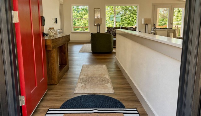 9BR Theater Room Retreat: Dock Slip in cove, Sleeps 30! EV charger!