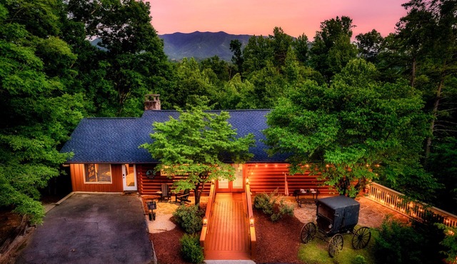 A+ Location! View! Theater! Hot Tub! 3100SF Log Cabin! ADAKingSuites! Game Room!