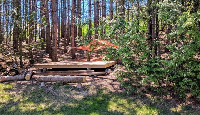 A setting for a rustic wedding, family reunion or wellness retreat in Mono