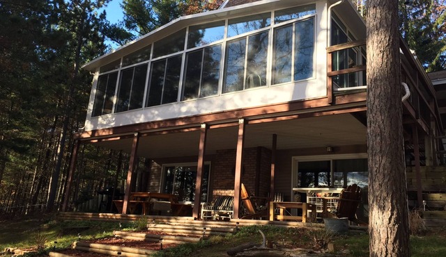 Abbott Lake House: Summer Waterfront Paradise for the Whole Family