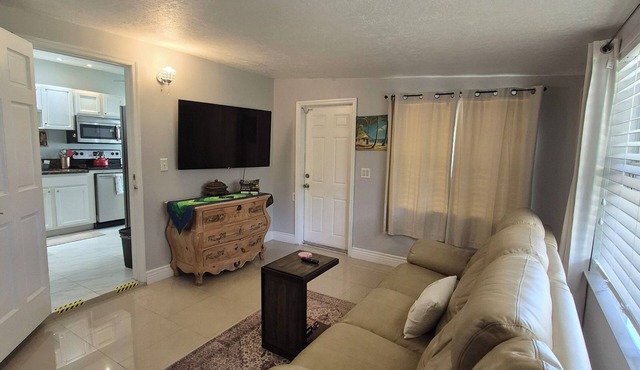 Adorable 1 bedroom apt. close to the intracoastal