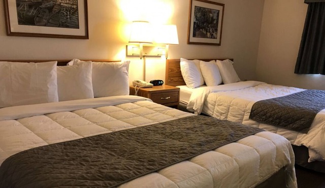 Affordable Getaway! 4 Pet-Friendly Units, Free Breakfast & Free Parking