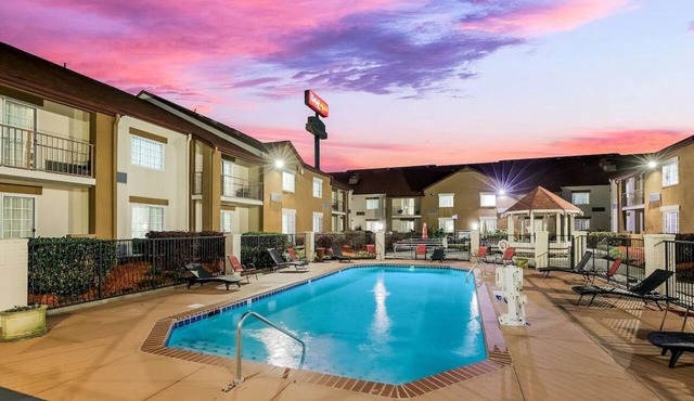 Affordable Stay | 3 Pet-Friendly Units w/Free Breakfast, Free Parking, Pool