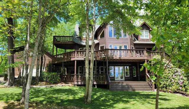 Altitude Adjustment, a luxurious & spacious mountain retreat