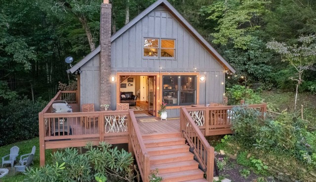 Altitude Adjustment - Mountain Cabin Located on the Eastern Continental Divide! With a Hot Tub!